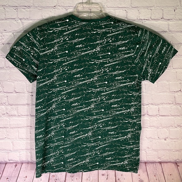 SOVEREIGN CODES Men's Green Tee. Size: Medium - Picture 8 of 11